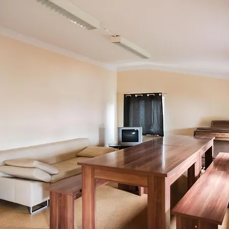 Fabrik Gaestehaus Хостел Нойштрелиц