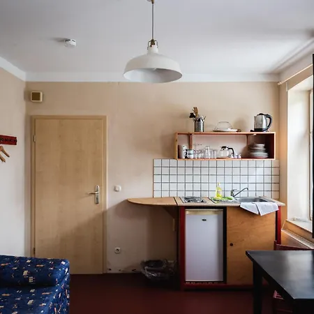 Fabrik Gaestehaus * Нойштрелиц